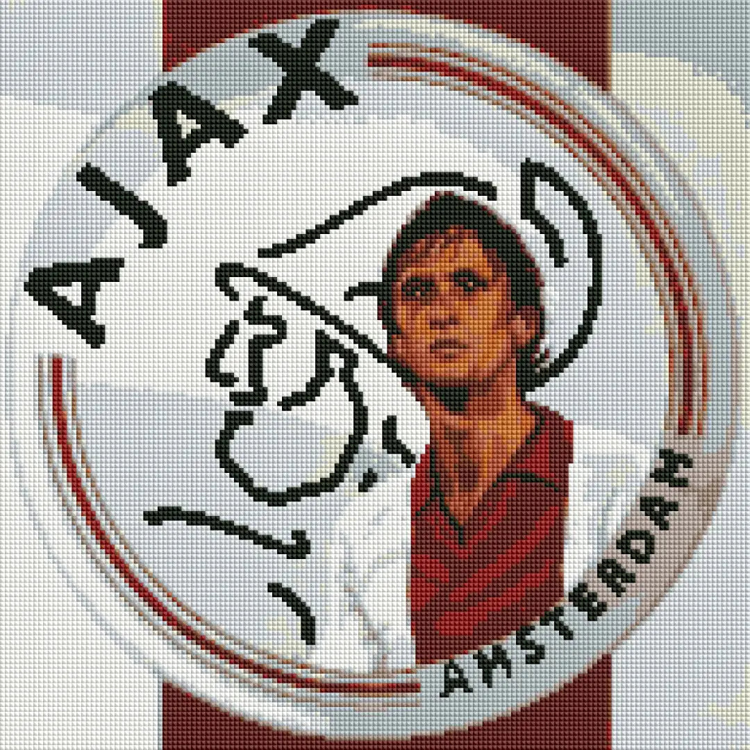 Voorbeeld van een diamond painting met Ajax-logo en portret van Johan Cruijff in Amsterdamse clubkleuren.