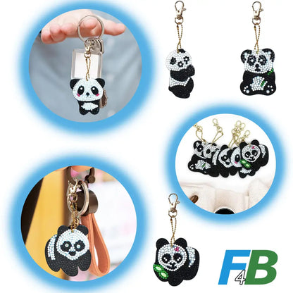 Verschillende diamond painting panda sleutelhangers afgebeeld in gebruik aan sleutels en tassen, in dagelijkse situaties.